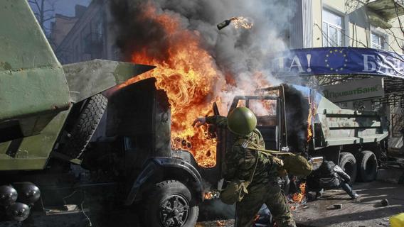 Ucraina, si è dimesso il presidente del parlamento Volodymyr Rybak. Yanukovich lascia Kiev e va Charkiv, sua roccaforte