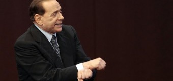 Servizi sociali, Berlusconi firma per l’affidamento: “Inizio la settimana prossima”