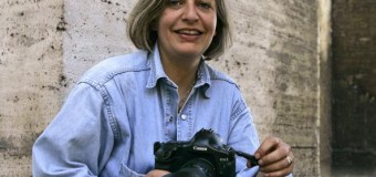 Afghanistan, giornalisti nel mirino: uccisa Anja Niedringhaus celebre reporter della AP, ferita gravemente la collega canadese