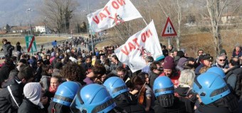 No Tav, arrestati tre anarchici per l’assalto al cantiere. Tra le accuse c’è il “Possesso di armi da guerra”