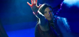 Incidente hot per Laura Pausini, per un attimo resta nuda durante un concerto