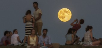 San Lorenzo, la Superluna ruba la scena alle stelle cadenti