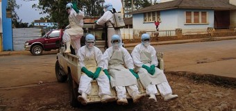 Ebola, l’Oms lancia l’allarme: “L’epidemia più estesa degli ultimi 40 anni. E’ un’emergenza internazionale”