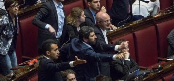 Giustizia, M5S no alla Riforma di Orlando: “Non parliamo con chi fa accordi con un pregiudicato”. Renzi replica: “Parlano con i terroristi ma non col governo”