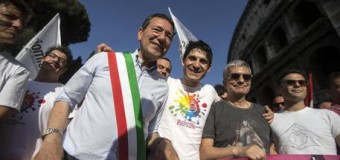 Nozze gay: il sindaco Marino sfida il veto del prefetto. Trascritti sedici matrimoni in Campidoglio