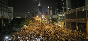 Hong Kong, gli studenti danno l’ultimatum al premier: “Si dimetta entro domani o dovrà affrontare nuove e aggressive forme di protesta”