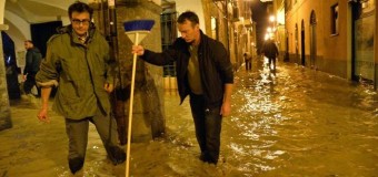 Maltempo, la Liguria è sotto assedio, si cercano dispersi. Chiavari sommersa, arriva l’esercito