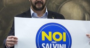 Salvini presenta il Movimento per il Sud: “Noi e i ‘terroni’ adesso abbiamo nemici comuni: Euro e immigrati”