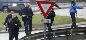 Francia, gli attentatori di Charlie Hebdo coinvolti in una nuova sparatoria. Si parla di 2 morti e 20 feriti. Alcune persone sono in ostaggio