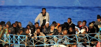 Corigliano Calabro, sbarcati altri 400 migranti siriani. L’Europa: “La lotta all’ immigrazione è diventata la nostra priorità”