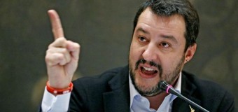 Strage di Charlie Hebdo, Salvini: “Se il Papa dialoga con l’Islam non fa un buon servizio ai cattolici”. Sul blog di Grillo emerge la tesi del ‘complotto’