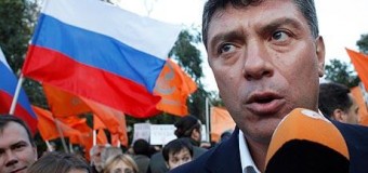 Mosca, il leader dell’opposizione Boris Nemtsov freddato con quattro colpi di pistola. Aveva accusato Putin di corruzione